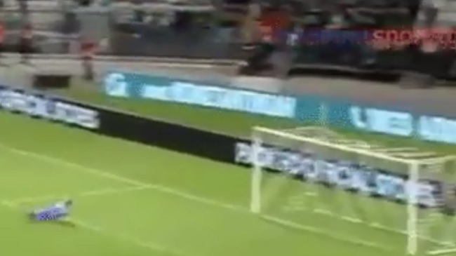 هدف روعة من عمرو وردة في إفتتاح الدوري اليوناني
