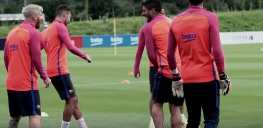 شاهد ماذا فعل ميسي في سواريز بمران اليوم