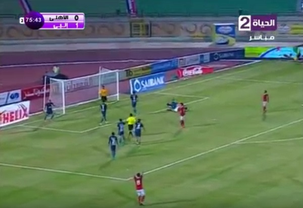 عماد متعب يضيع اخطر هجمة للنادي الاهلى