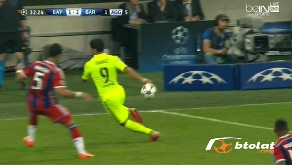مراوغة رائعة من سواريز لبن عطية في مباراة بايرن ميونخ وبرشلونة