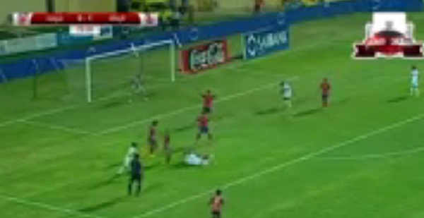 طارق حامد يحصل على إنذار فى مباراة الزمالك و بتروجت