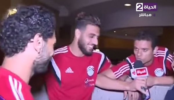 سعد سمير يوجه سؤال كوميدي لمحمد صلاح في كواليس مباراة تشاد