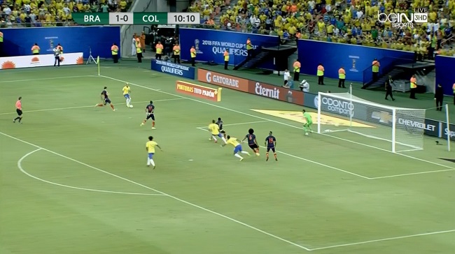 مهارة وتلاعب بالكره رائعين من نيمار امام دفاع كولومبيا