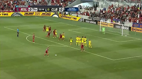 تنفيذ خرافي لركلة حرة في الدوري الأمريكي