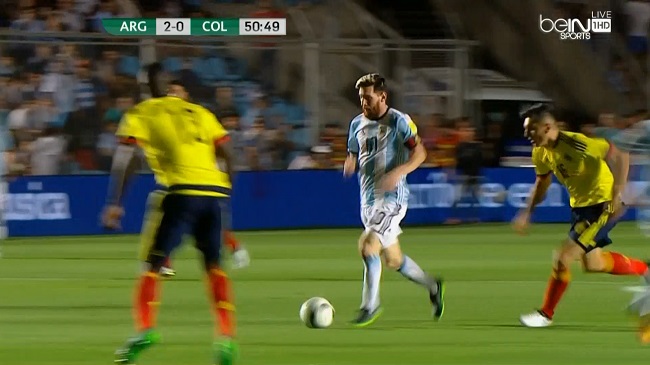 ميسي يراوغ 4 لاعبين من كولومبيا في لقطة واحدة