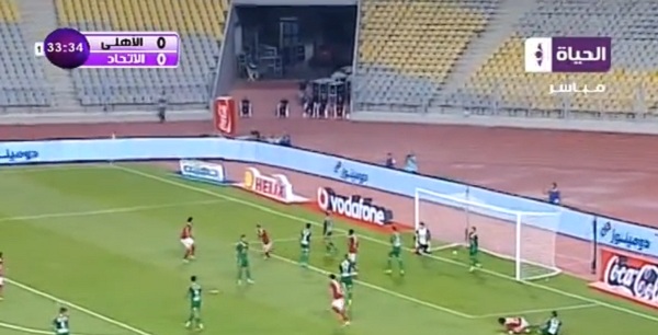 رأسية صاروخية من عماد متعب تضع الأهلي في المقدمة علي الاتحاد